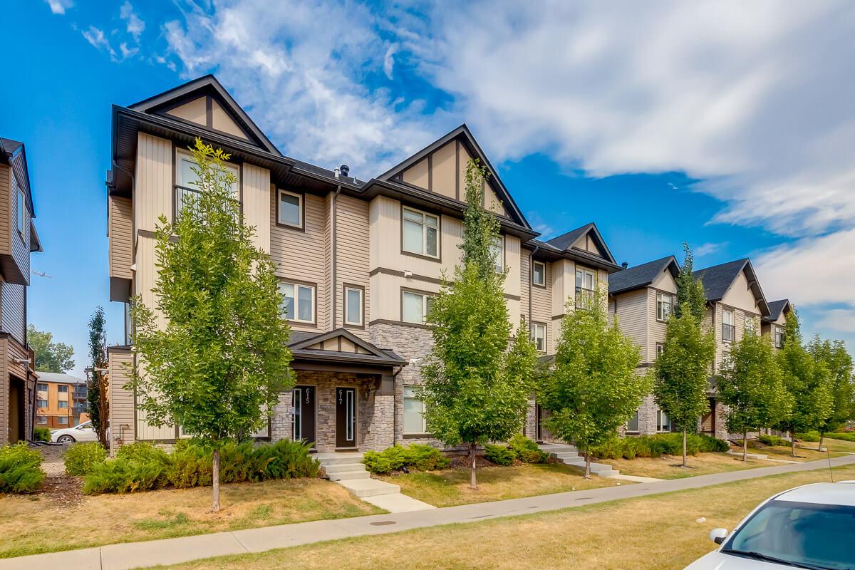Applewood Townhomes - 3805 Marlborough Dr NE, Calgary, AB