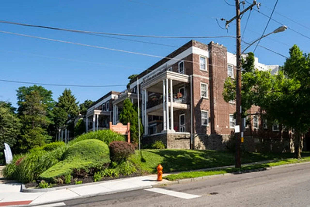 Wayne Walnut Apartments