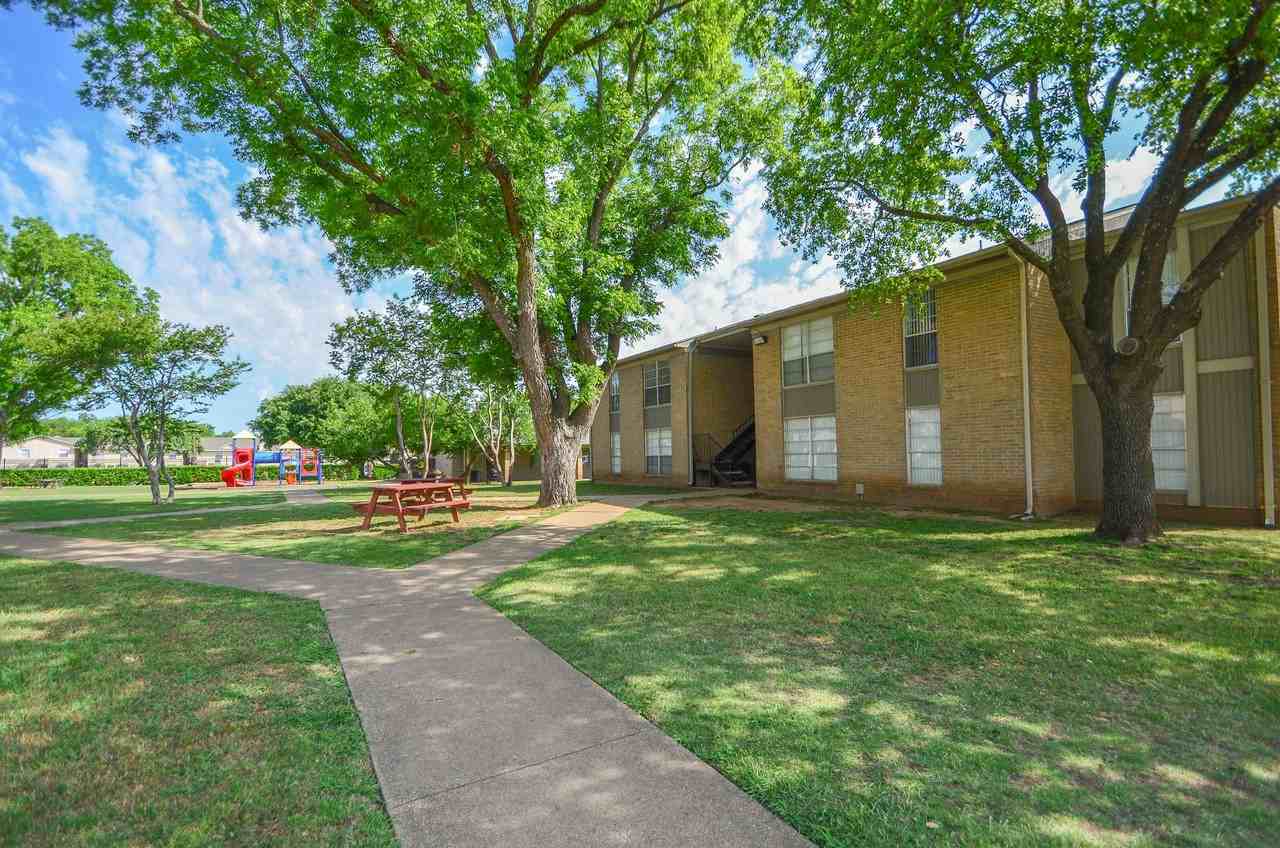 Now Leasing at Marbella Apartments in Dallas, TX – Limited