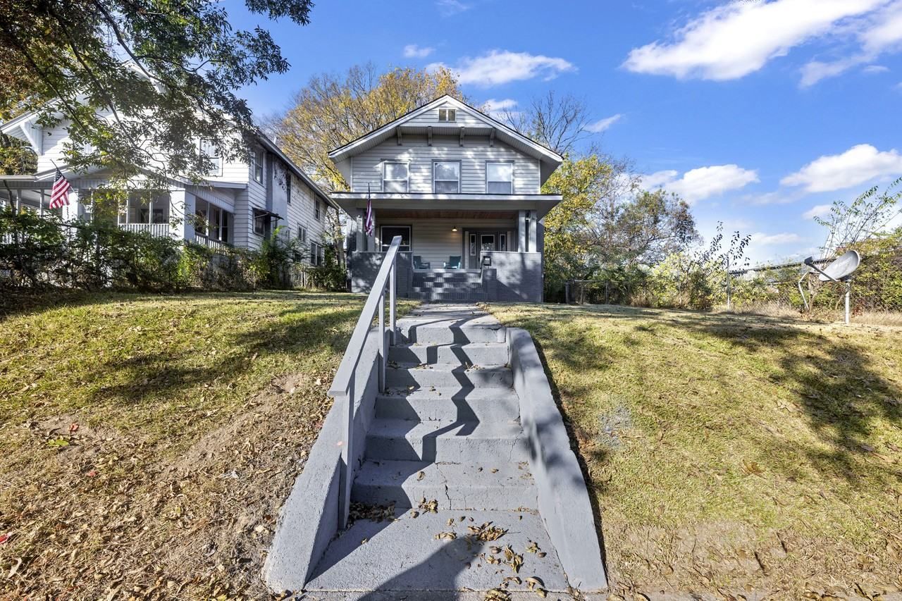 2348 Court R, Birmingham, AL 35218, USA