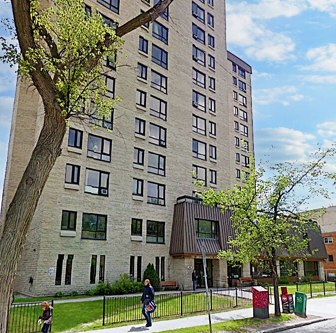 400 Stradbrook Street