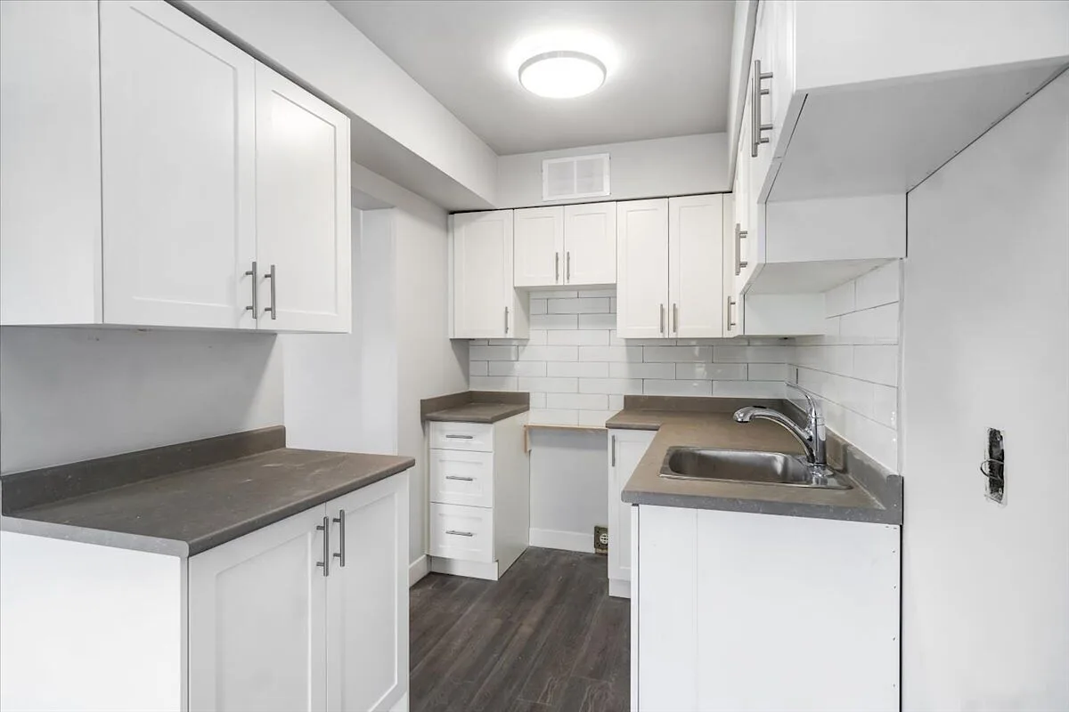 Hillcrest Manor Apartments