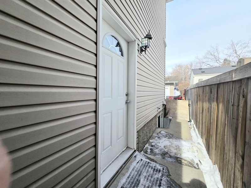 7542 80 Ave Nw, Edmonton, AB T6C 0S4, CAN