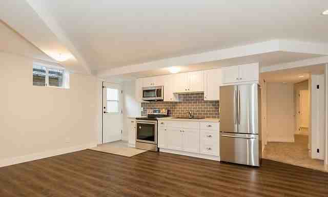 17070 102A Avenue, Surrey, BC V4N 3L1, CAN