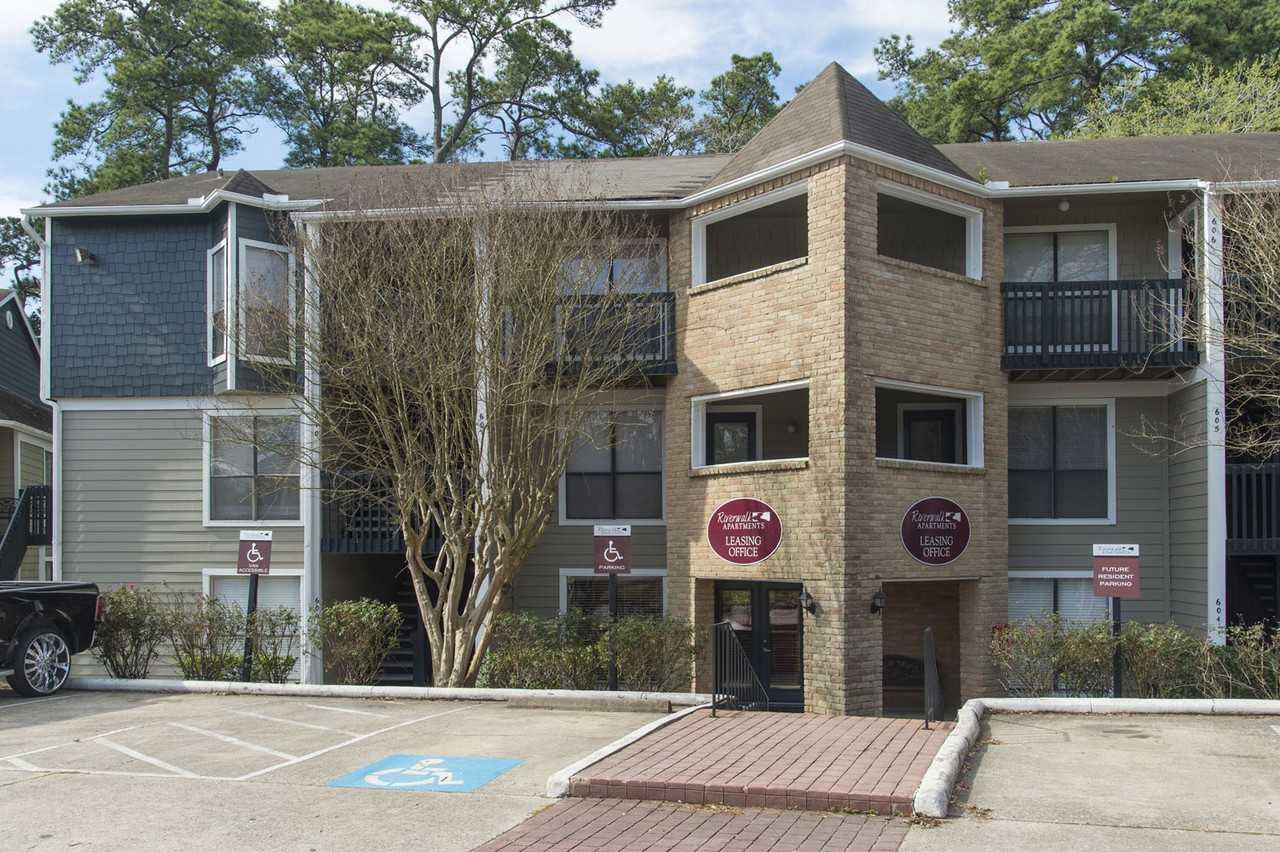 Riverwalk Apartments