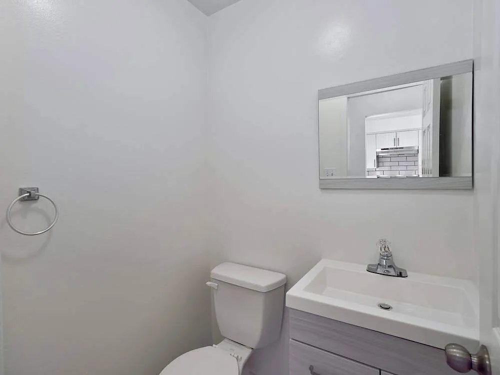 CENTRALLY LOCATED TOWNHOUSES CLOSE TO GUELPH UNIVERSITY