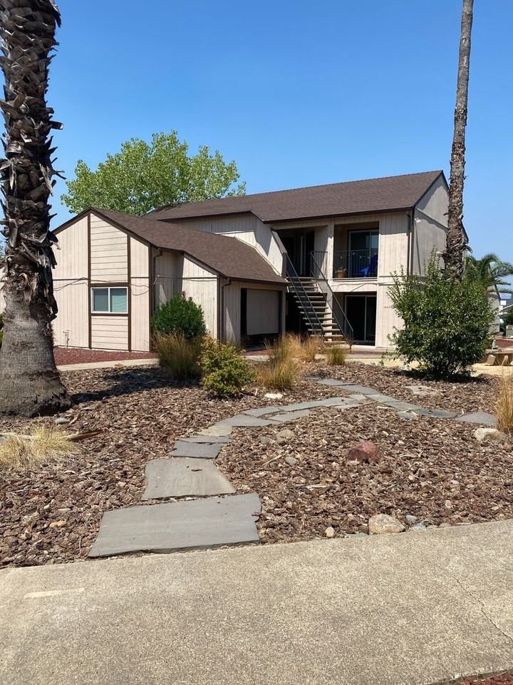 0075-Lake Court