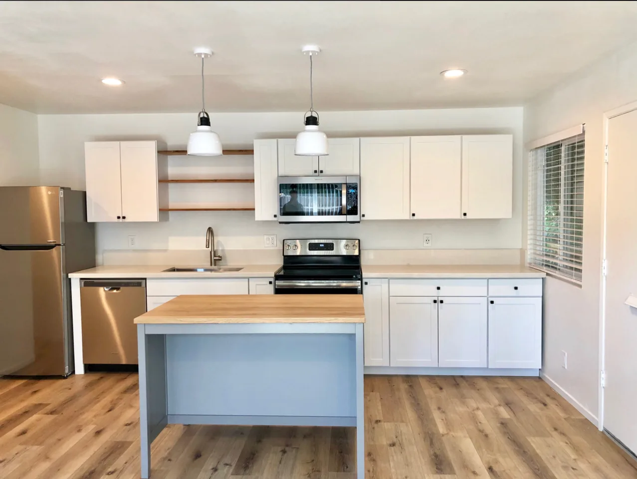 528 W Los Olivos Street