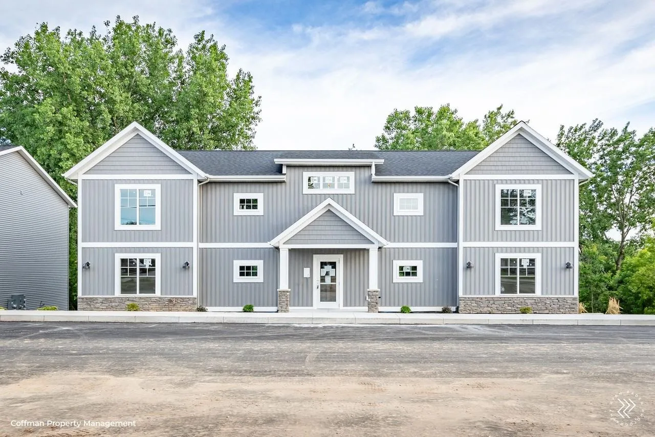 4 Mile Place