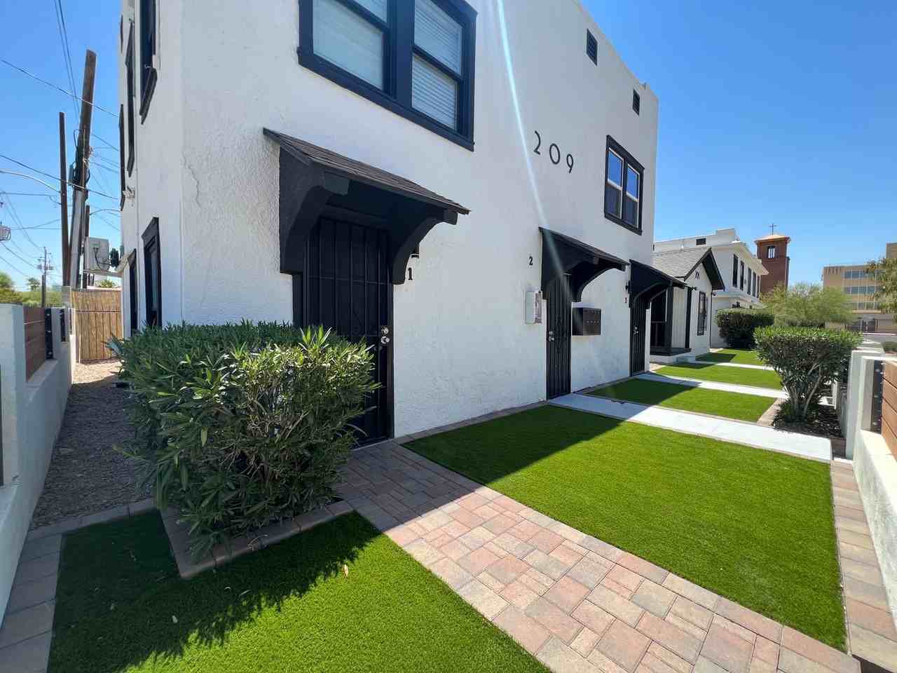201-209 N. 16th Avenue