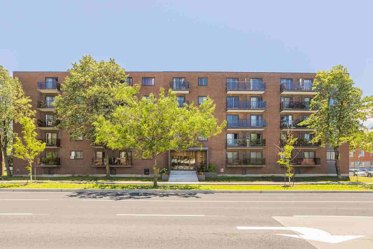 1300 Boulevard de la Côte-Vertu