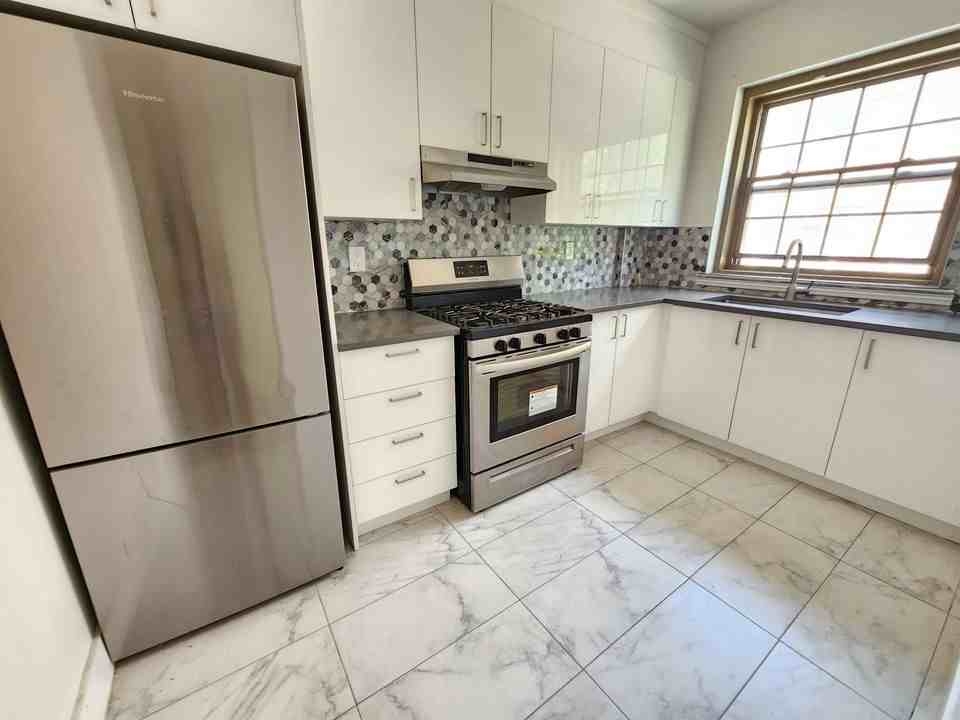 3300 Avenue Ridgewood, Montréal, QC H3V 1B8, CA