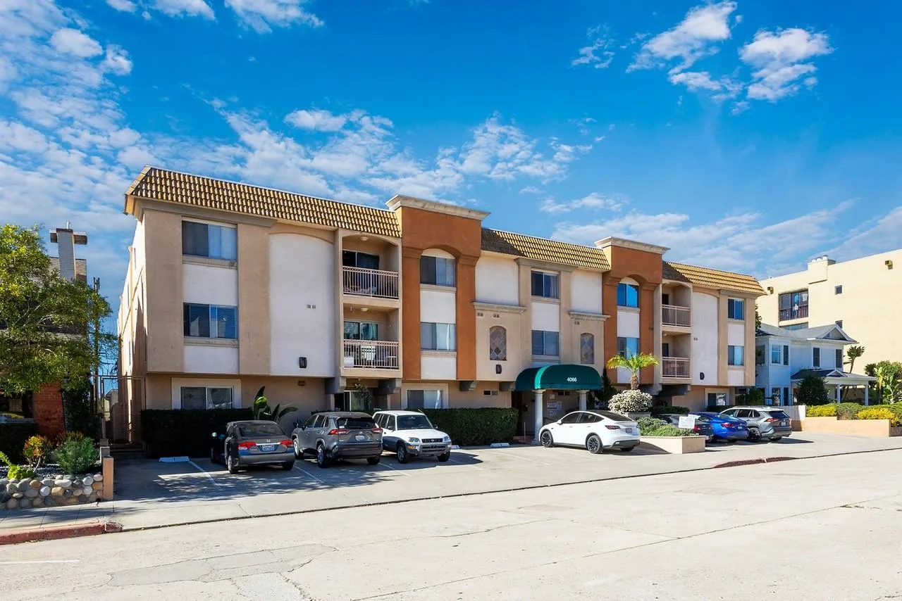 Albatross Apartments