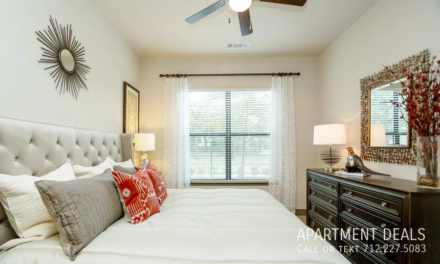 2061 S Gessner Rd, Houston, TX 77063, USA