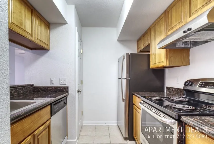 9207 Clarewood Dr, Houston, TX 77036, USA