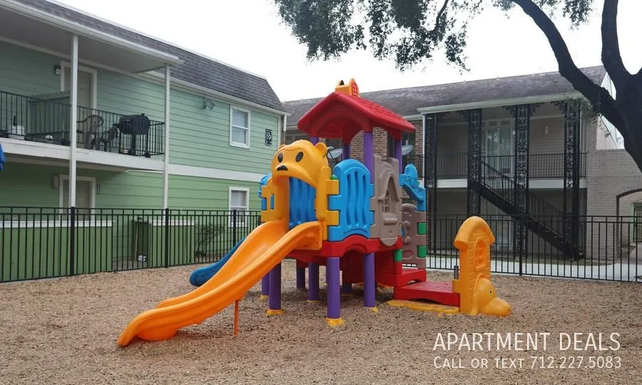 8 Goodson Dr, Houston, TX 77060, USA