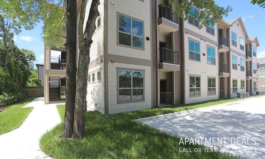 8818 Ashbloom Ln, Houston, TX 77080, USA