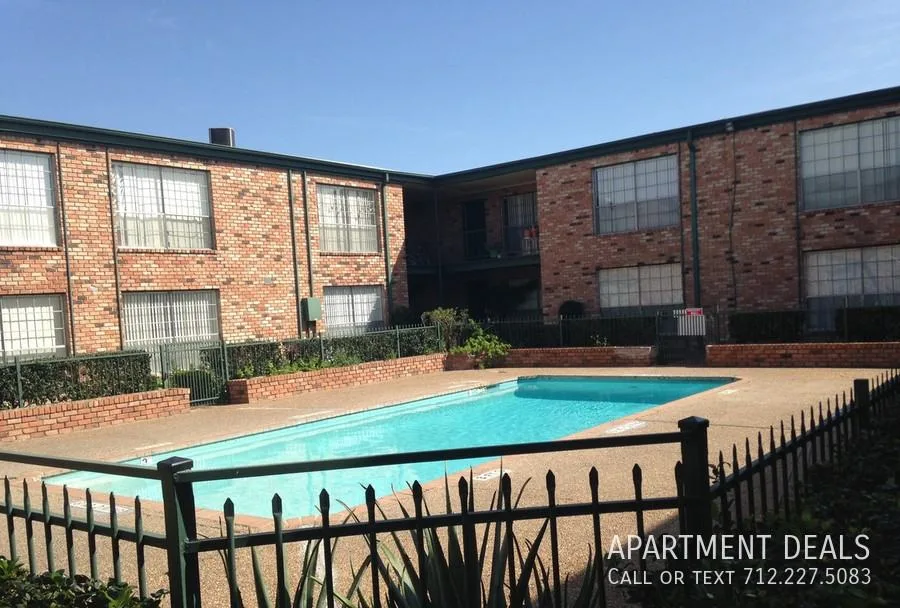 5612 Bissonnet St, Houston, TX 77081, USA