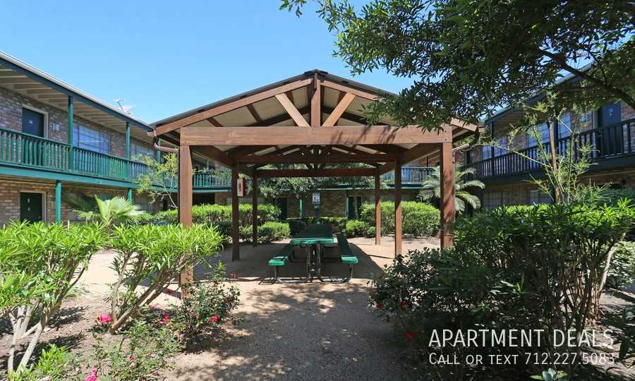 5621 Rampart St, Houston, TX 77081, USA