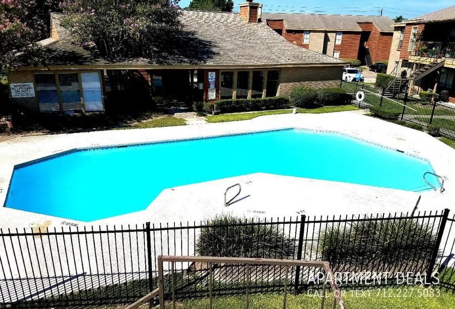 7352 Alabonson Rd, Houston, TX 77088, USA