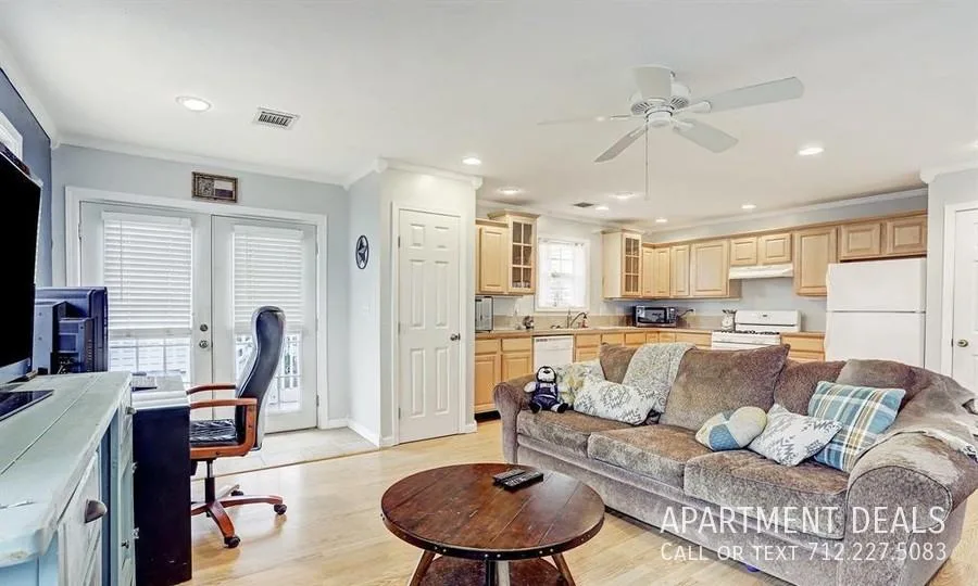 921 W 25th St, Houston, TX 77008, USA
