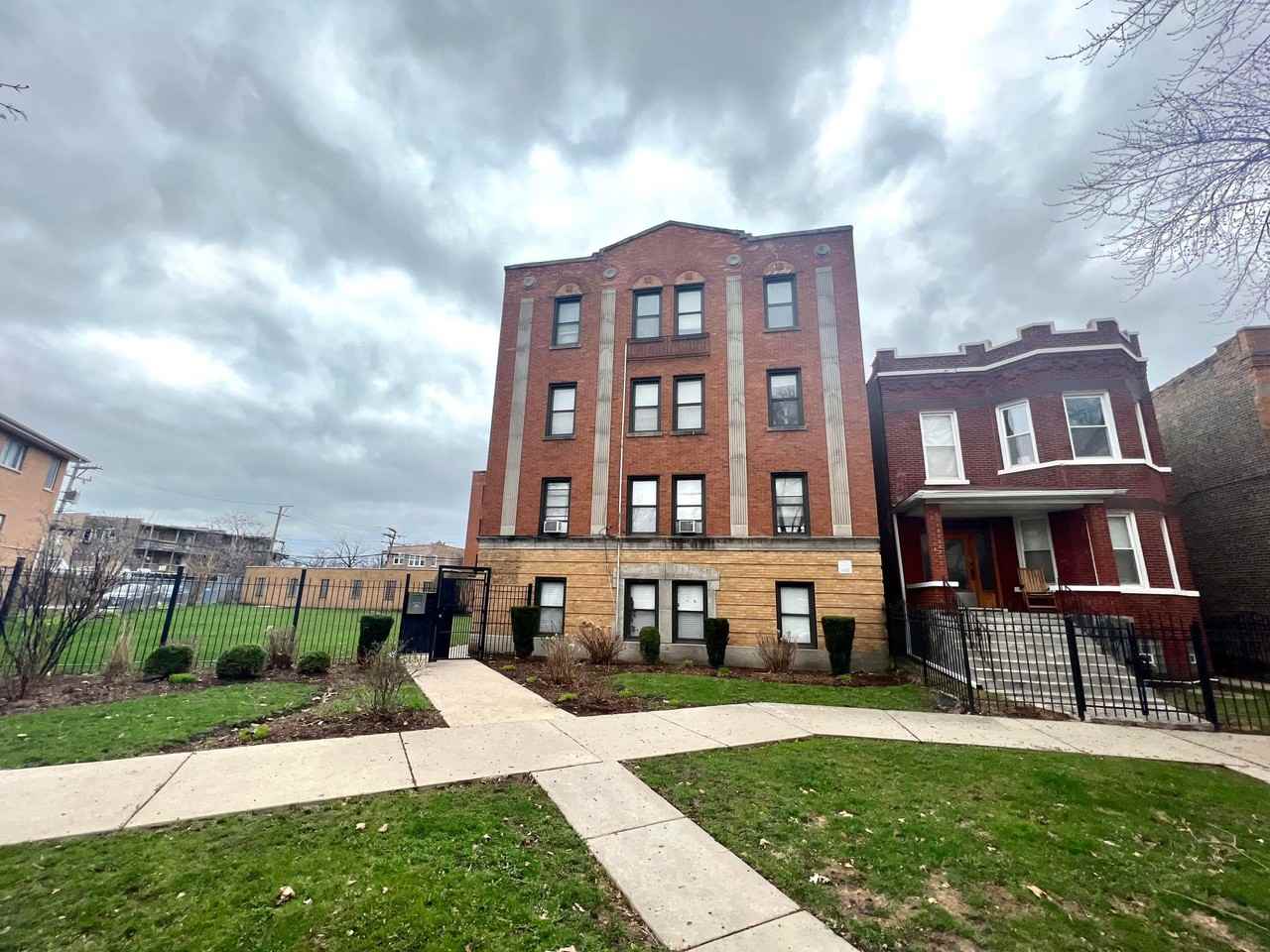 3149 N. Springfield Ave