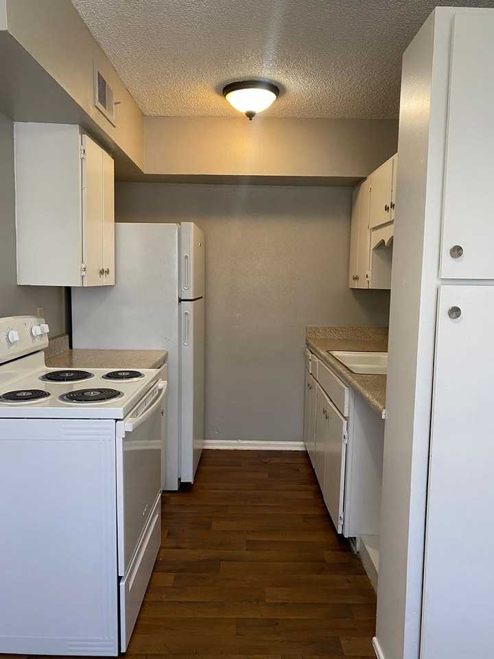 TEXANA APARTMENTS