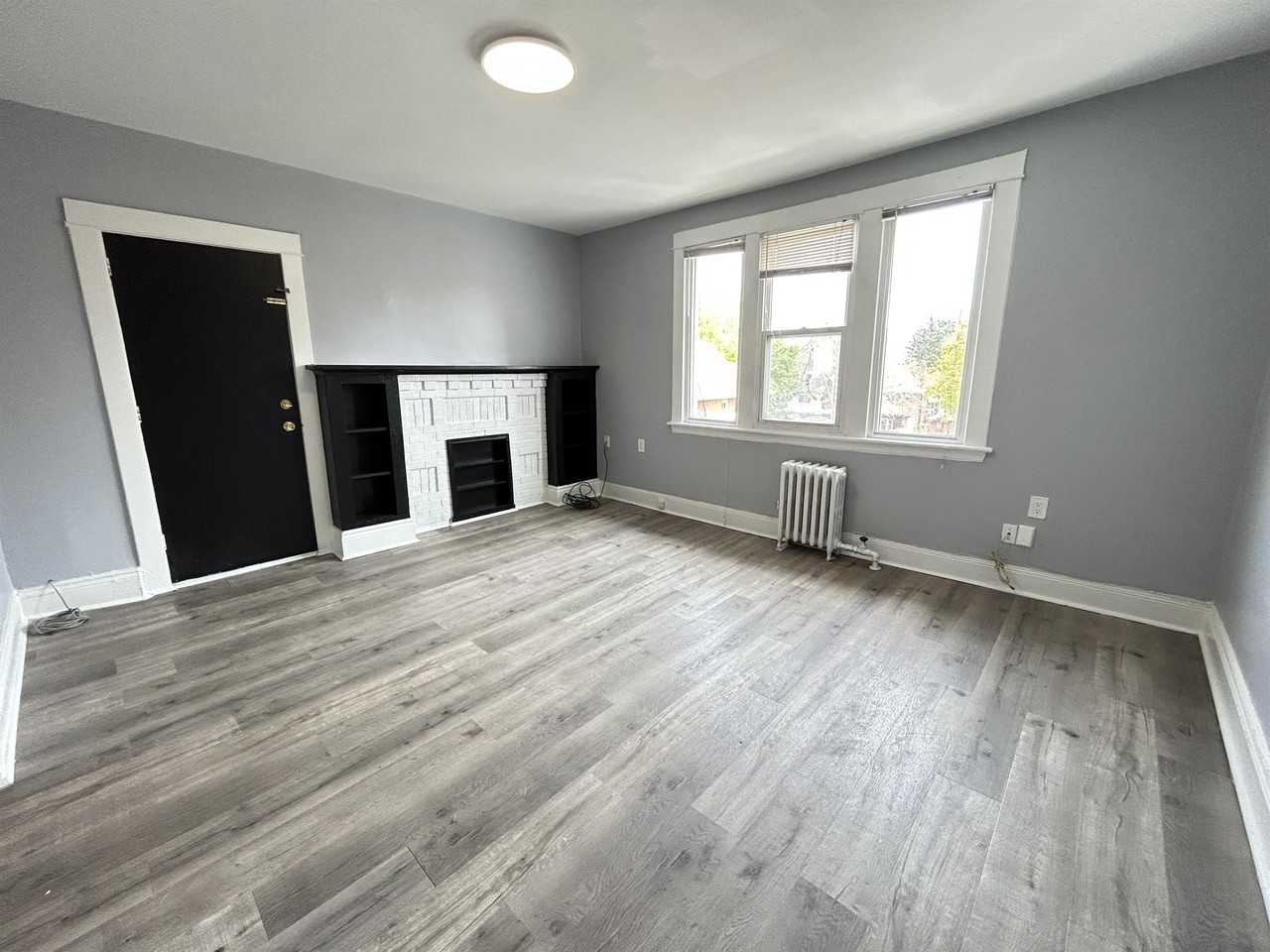 128 Carrick Avenue, Hamilton, ON L8M 1L7, Canada