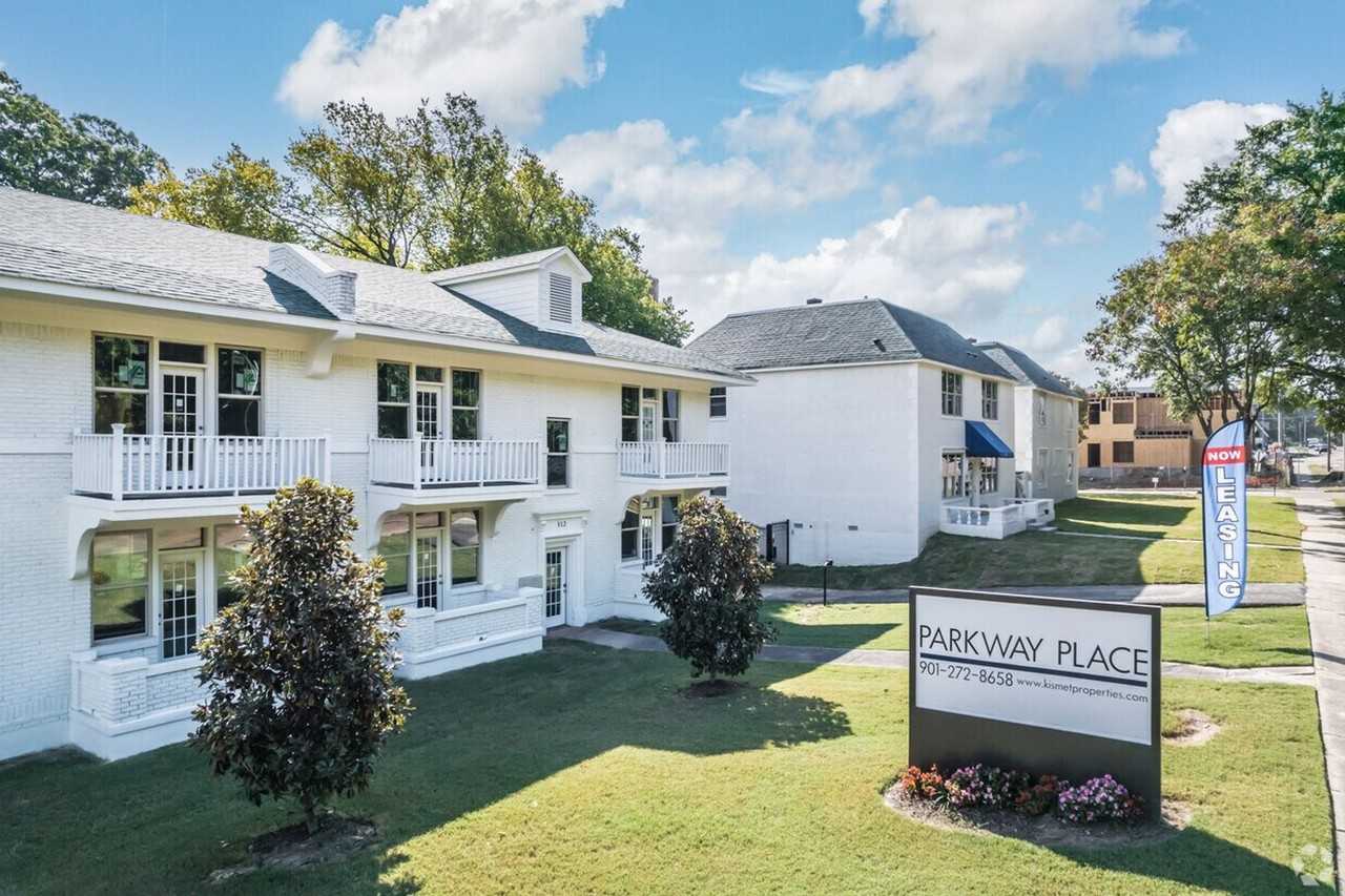 PARKWAY PLACE APARTMENTS