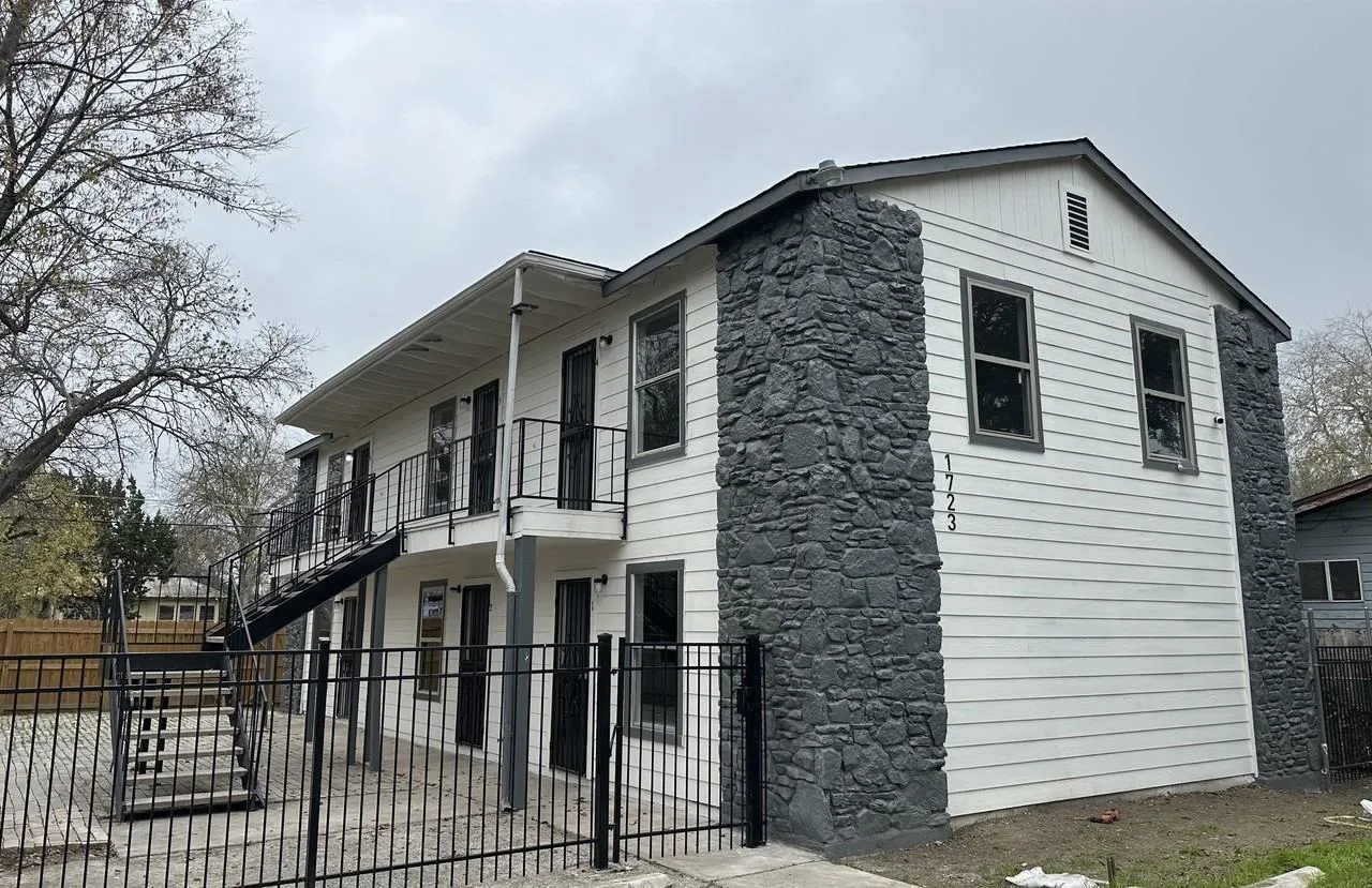 1723 W Mayfield Blvd, San Antonio, TX 78211, USA