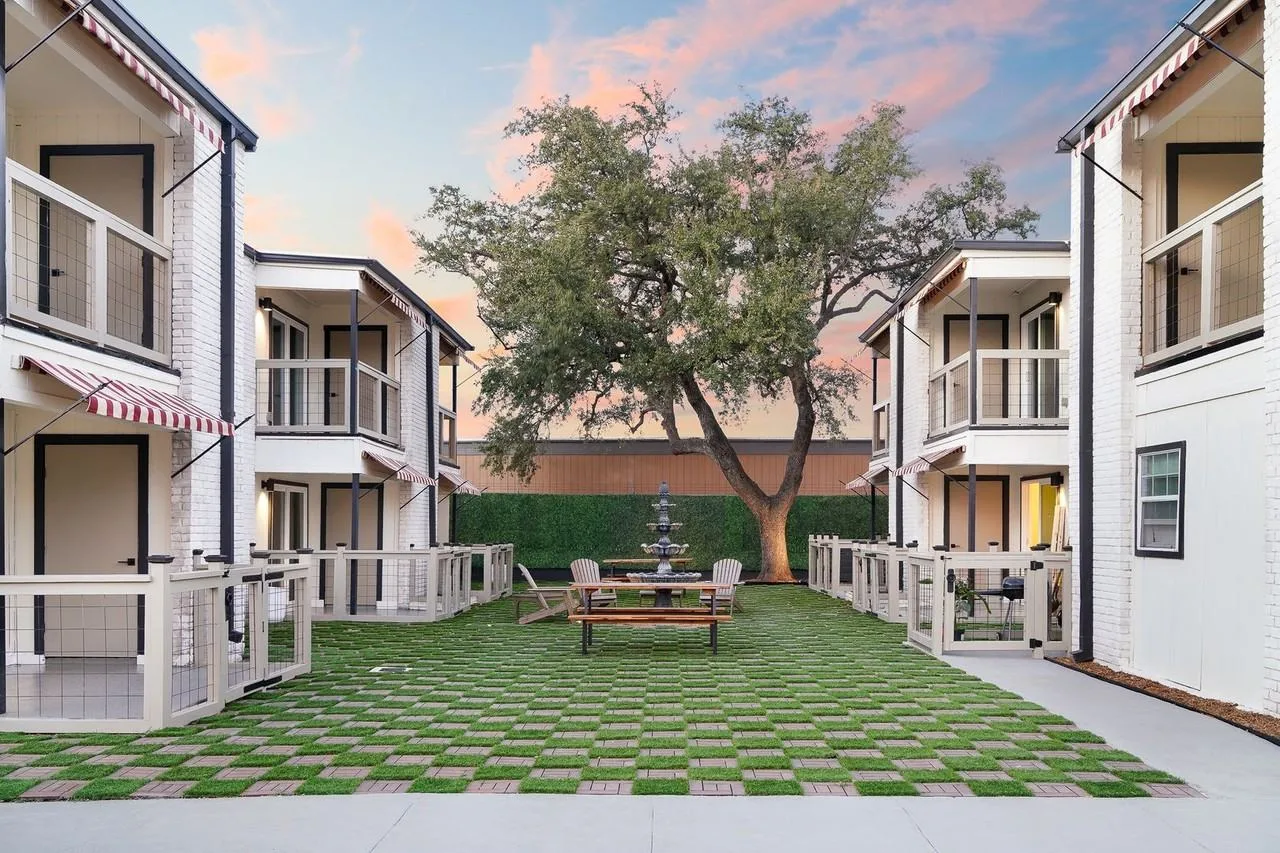 CONTESSA BUNGALOWS