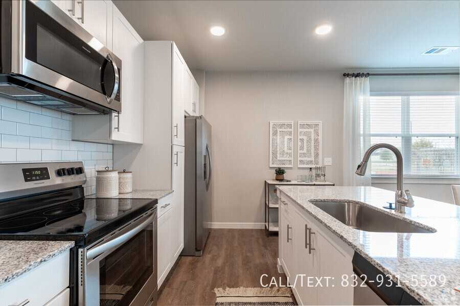 Central & Bingle Rd, Houston, TX 77092, USA