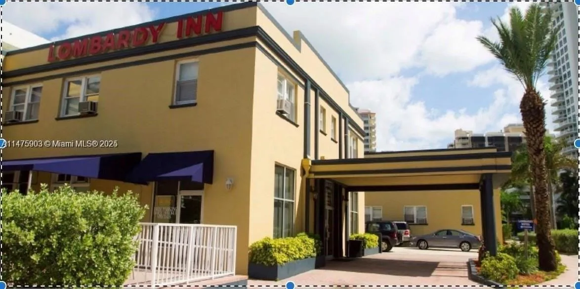 6300 Collins Avenue, Miami Beach, FL 33141, US