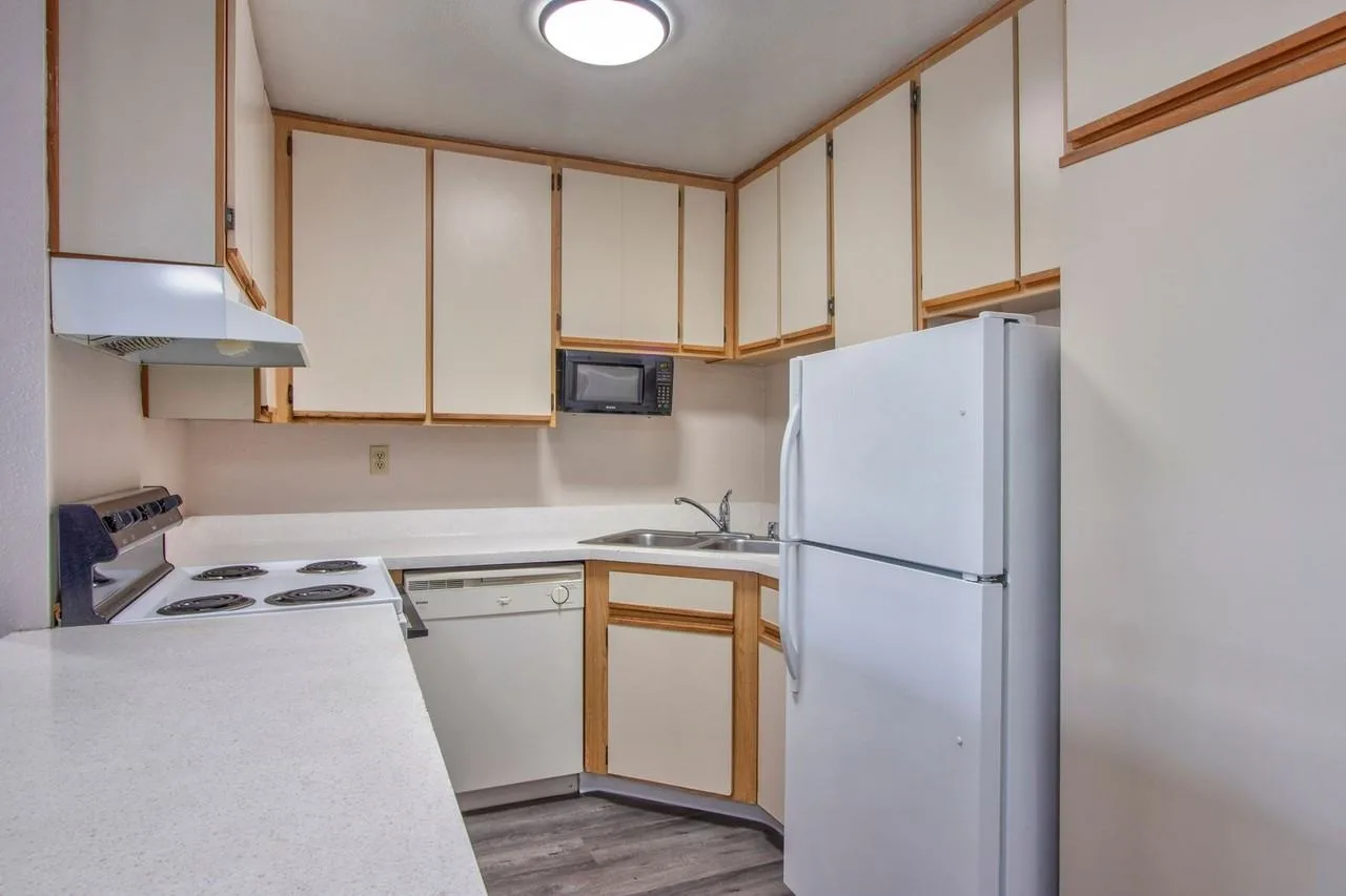Arbors Apts.