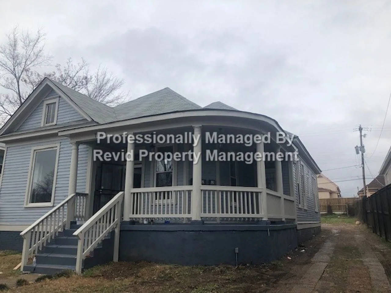 1640 Monroe