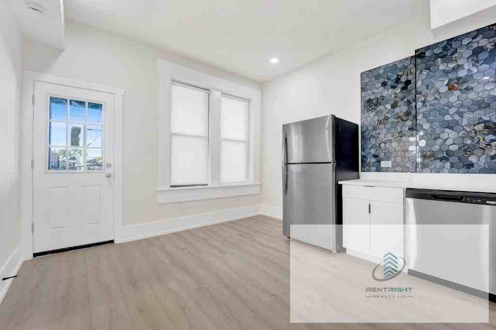 944 N Damen Ave, Chicago, IL 60622, USA