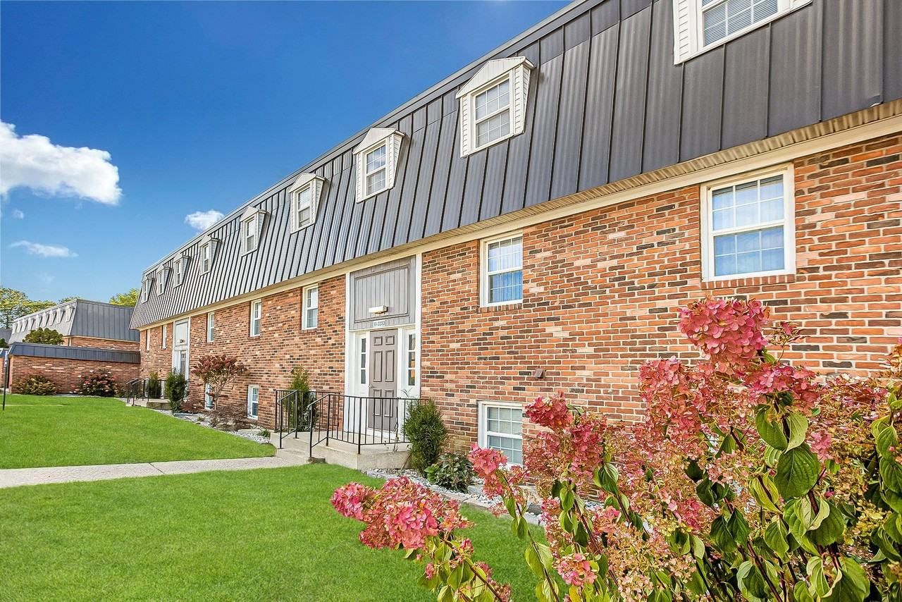 Lake Forest Apartment Homes