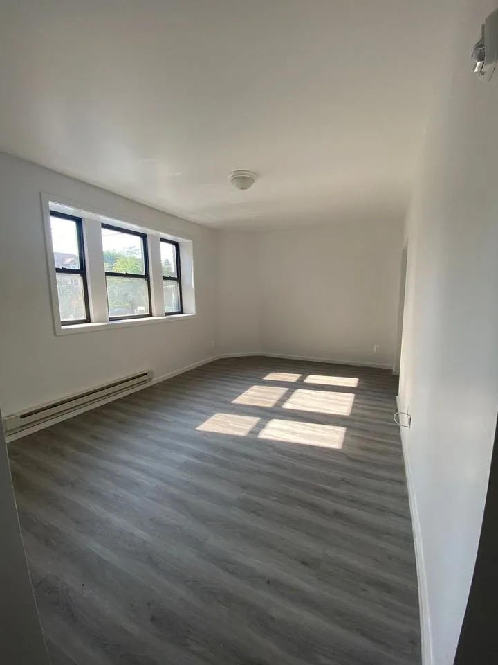 Newly Renovated Luxury apartments! Studio's, 1BR and 2BR's available now!!