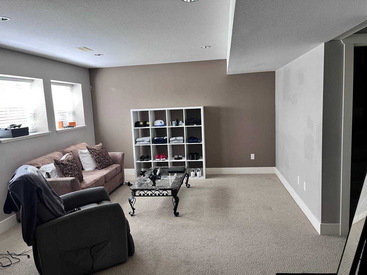 15062 61B Avenue, Surrey, BC V3S 5L7, CAN