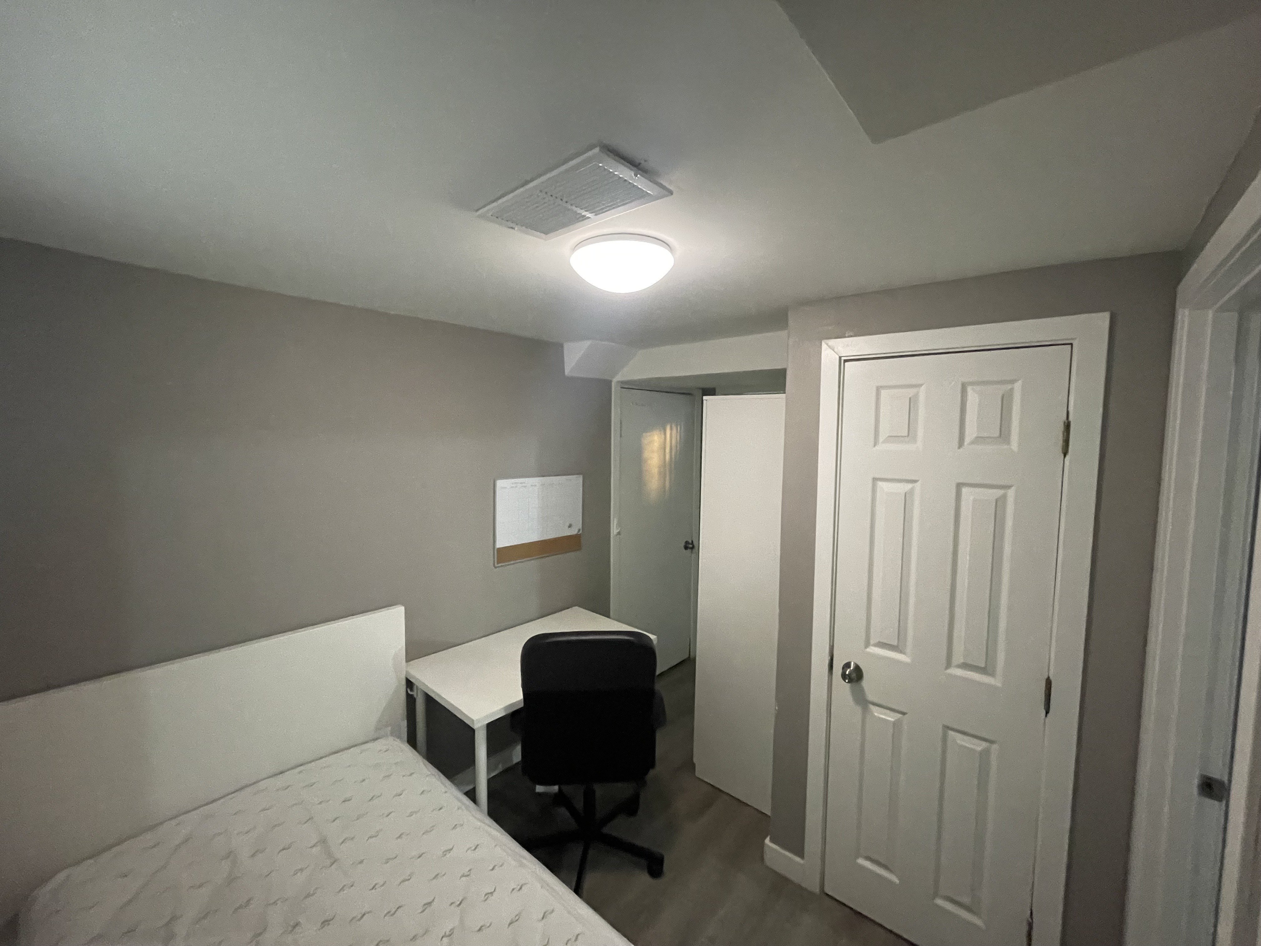Brisebois Drive Northwest, Calgary, AB - Basement for rent