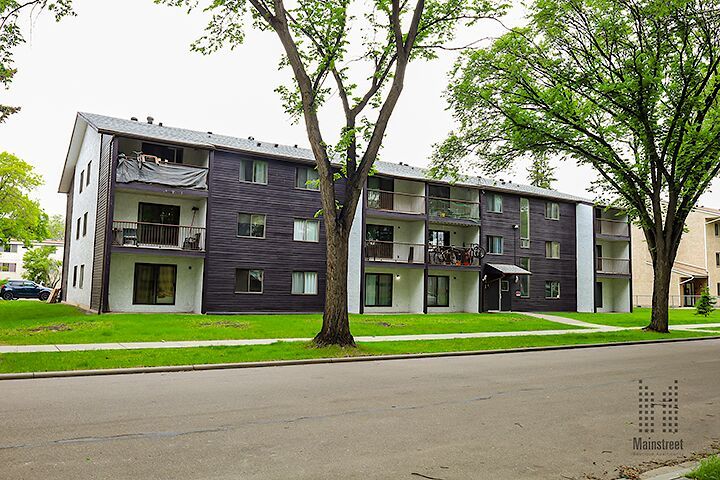 NAITside Court I