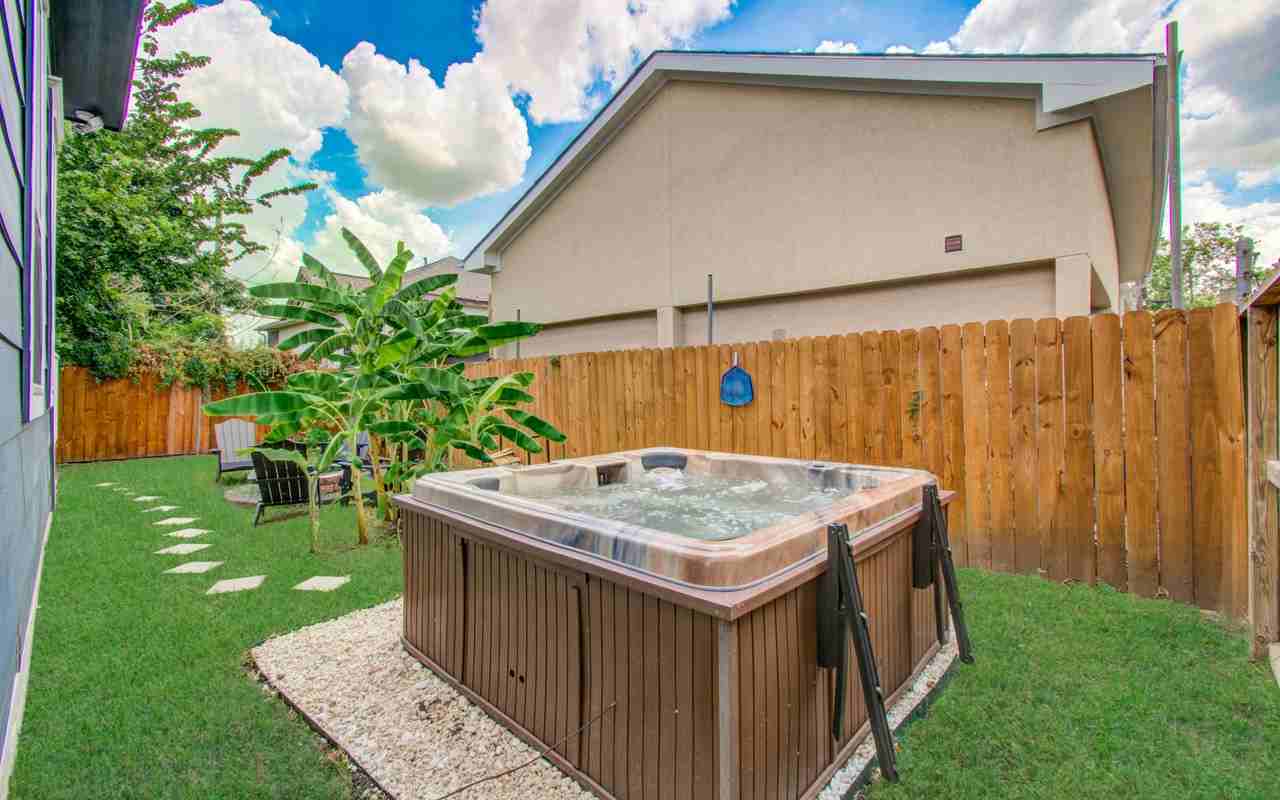 410 James St, Houston, TX 77009, USA