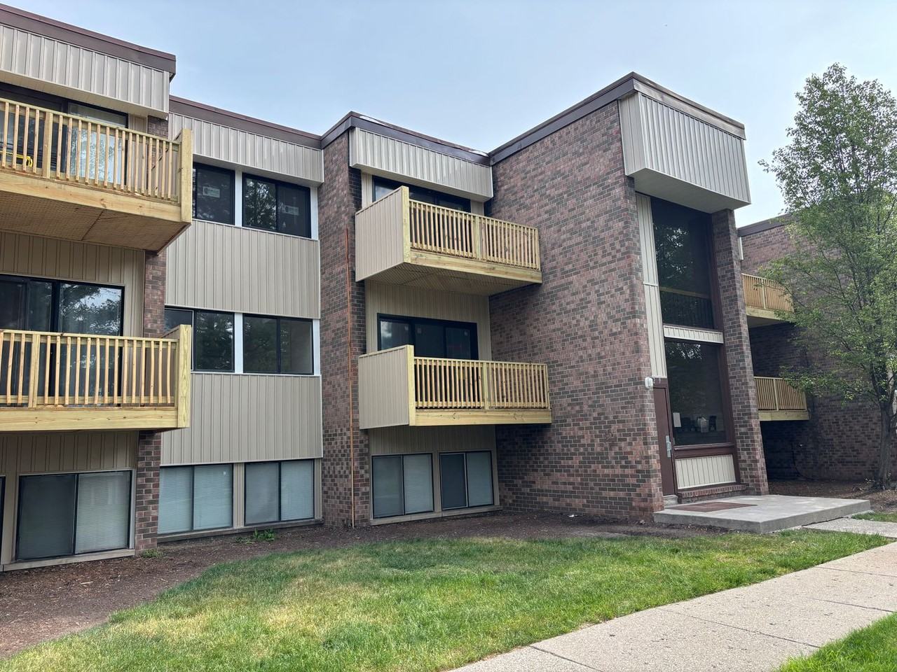 Thornapple Apartments