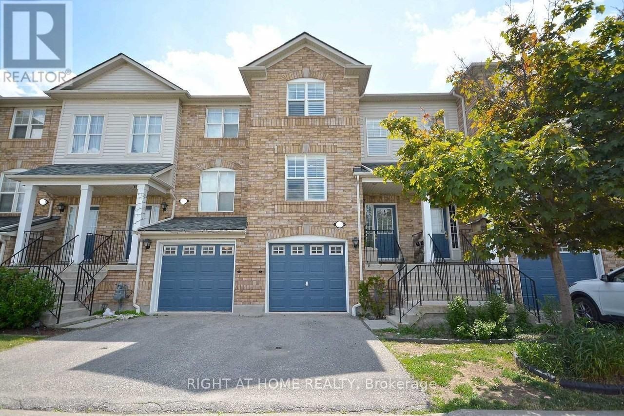 5980 Whitehorn Avenue, Mississauga, ON L5V 2Y4, Canada