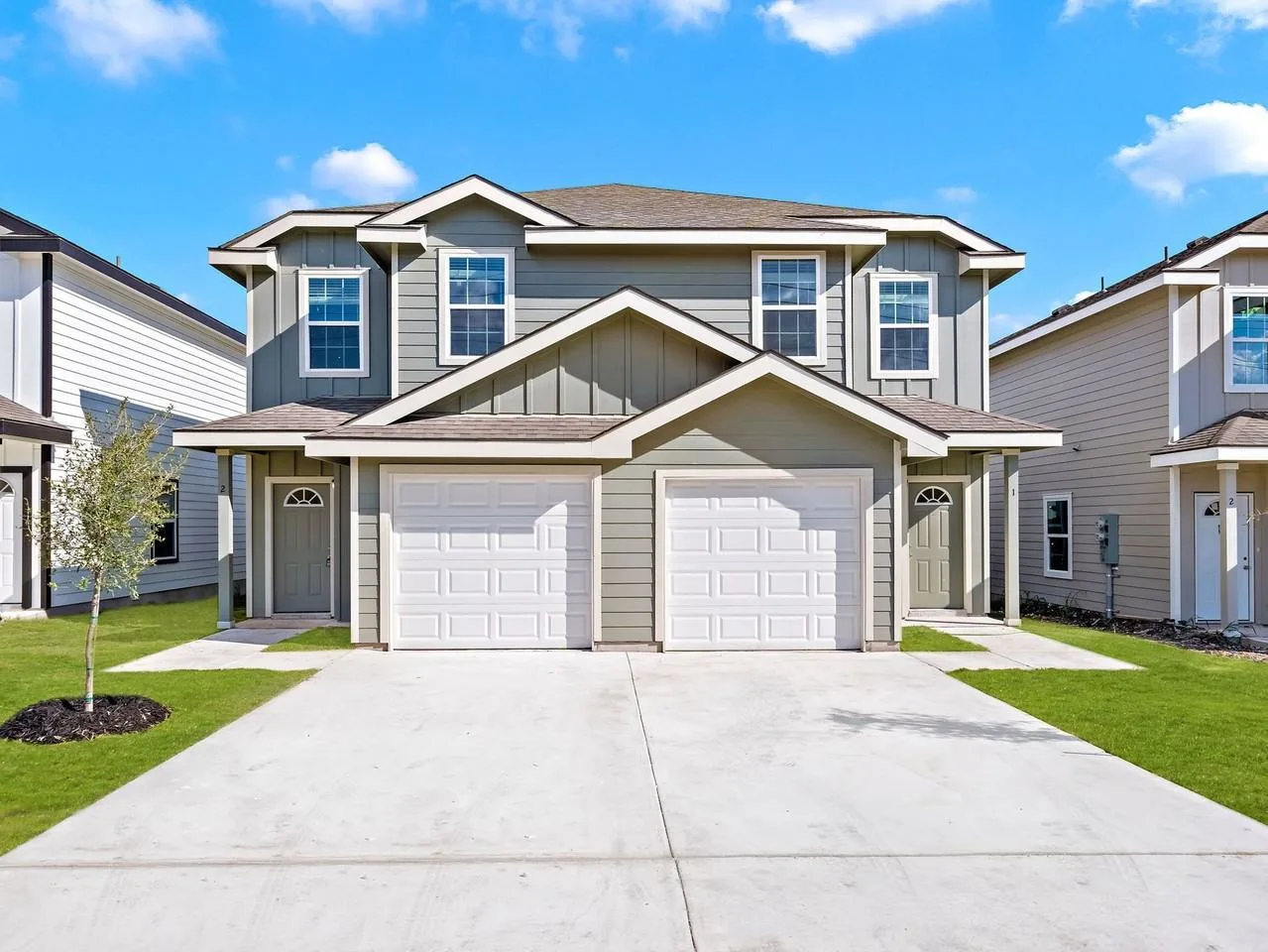 Modern 3 Bed 2 1/2 Bath Duplex