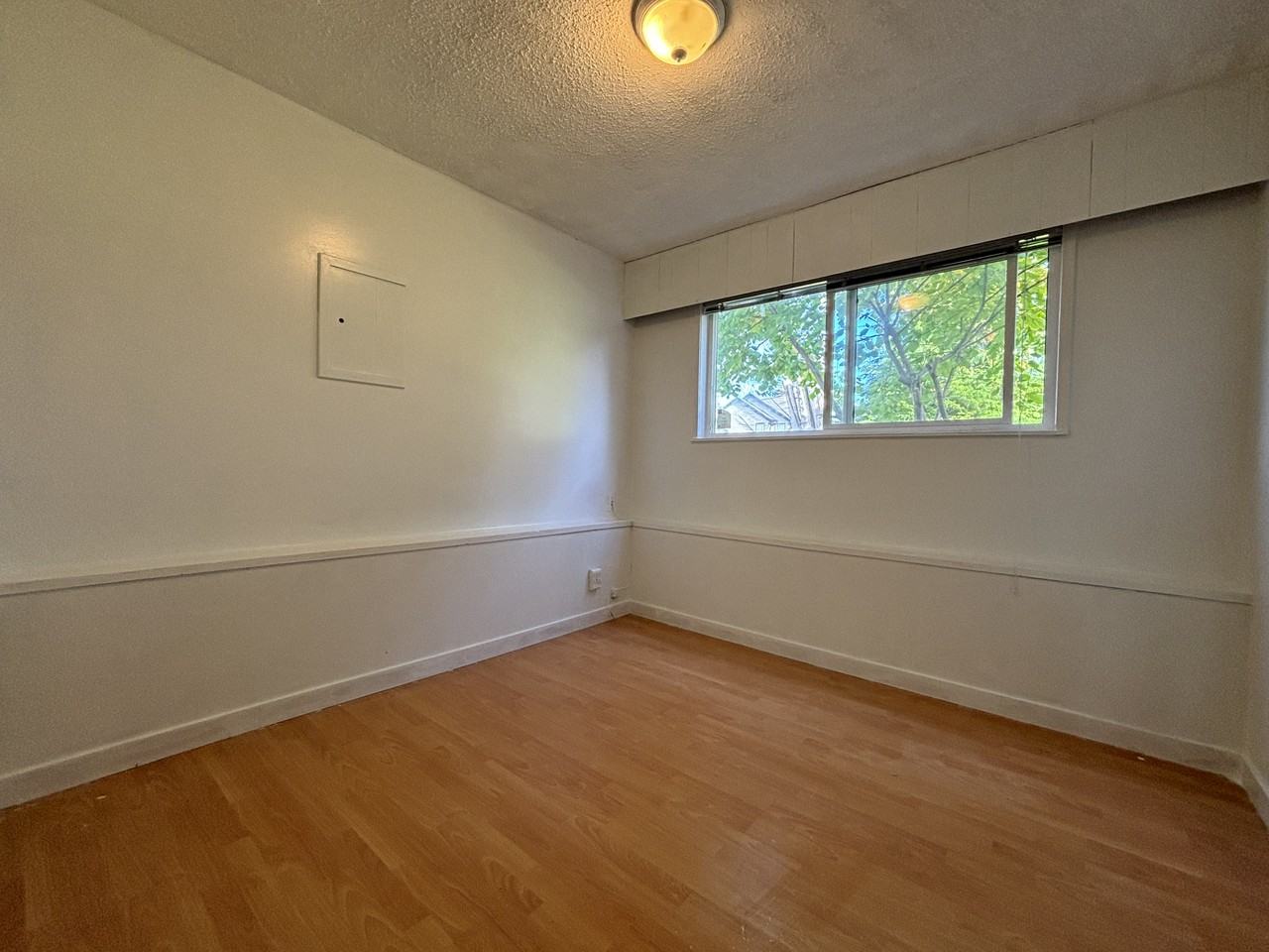 10297 149A Street, Surrey, BC V3R 4A5, CAN