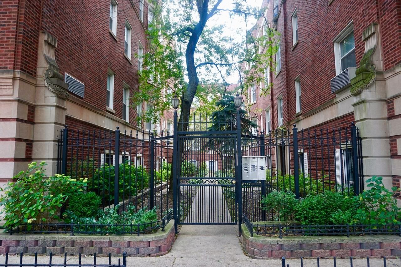 Kenmore Courts