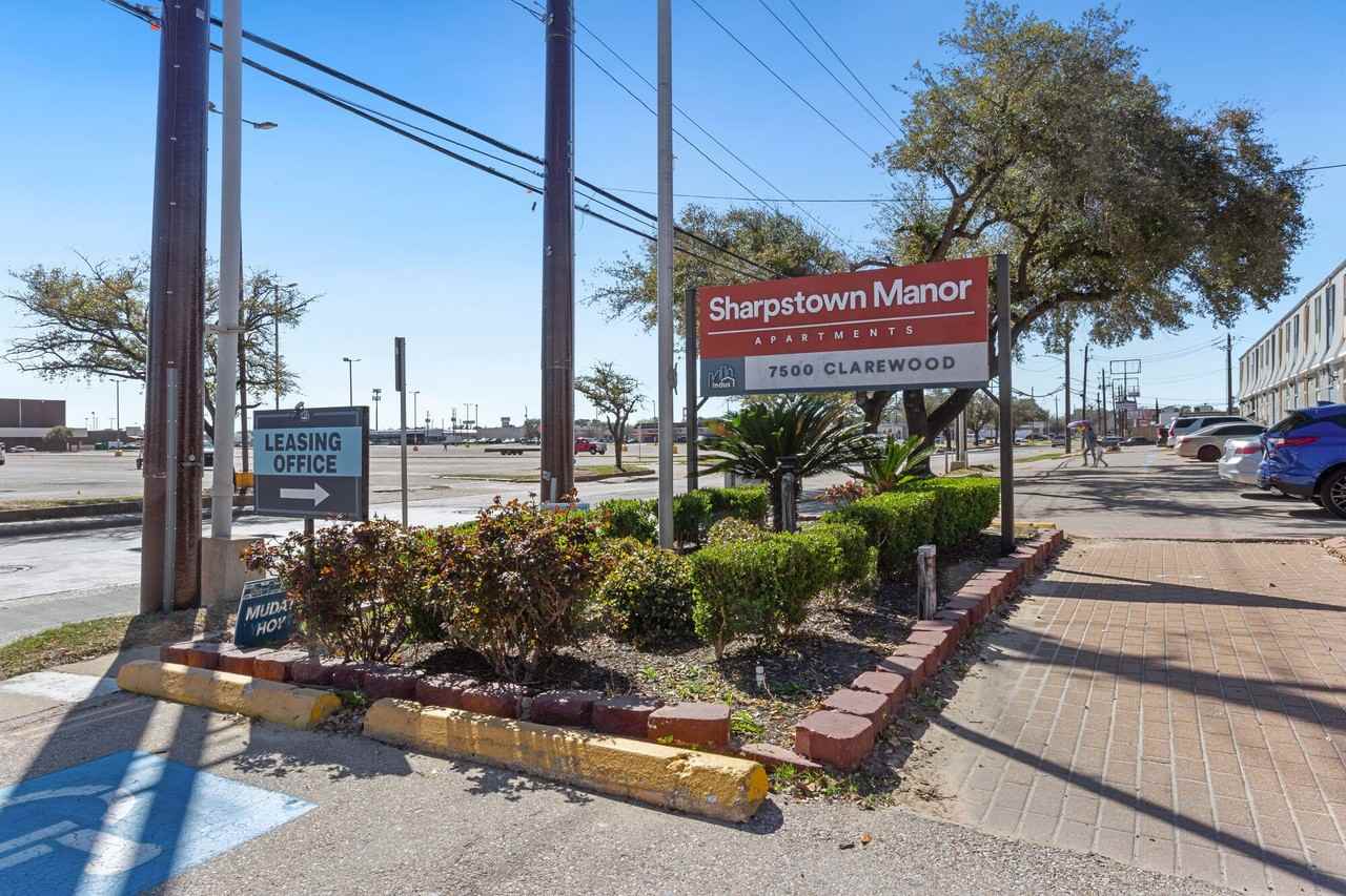 Sharpstown Manor