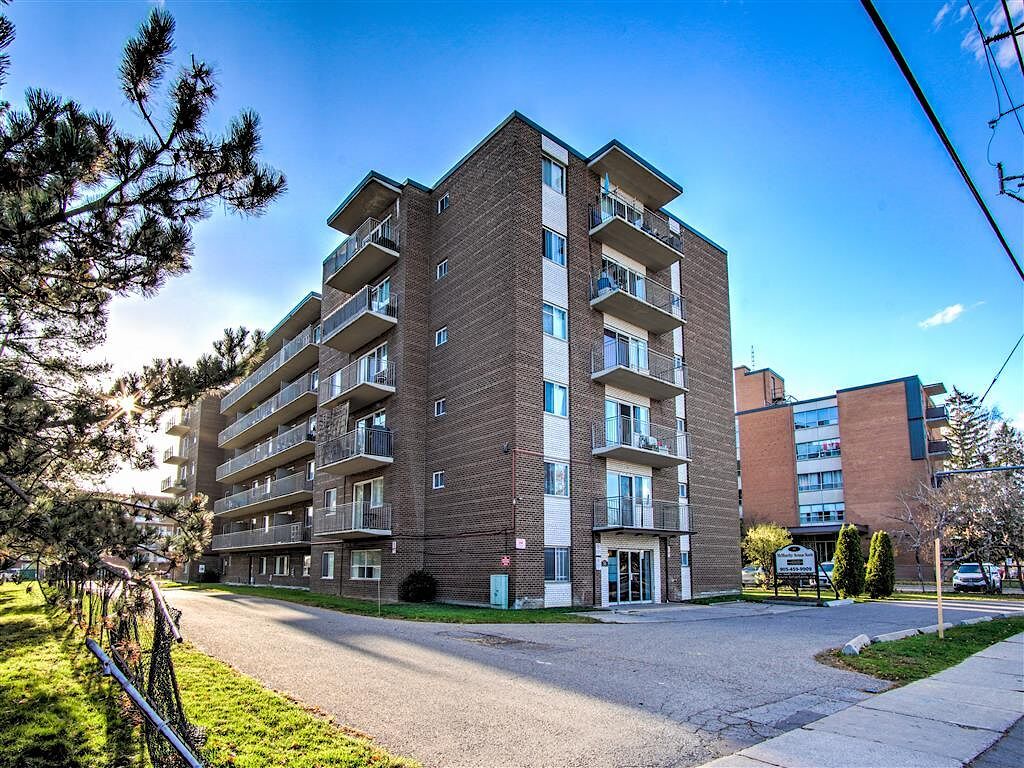 Renovated 1 and 2 Bedroom Suites with Modern Finishes & Downtown Brampton Access at 53 McMurchy Avenue North