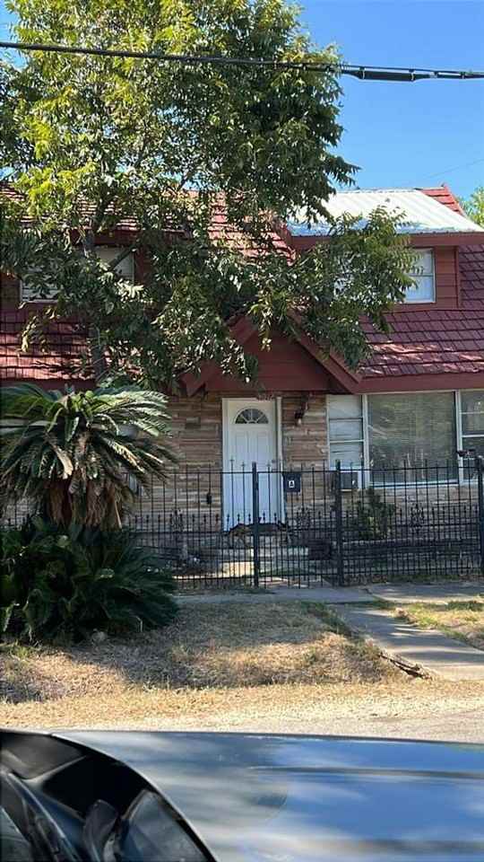 3012 Live Oak Street